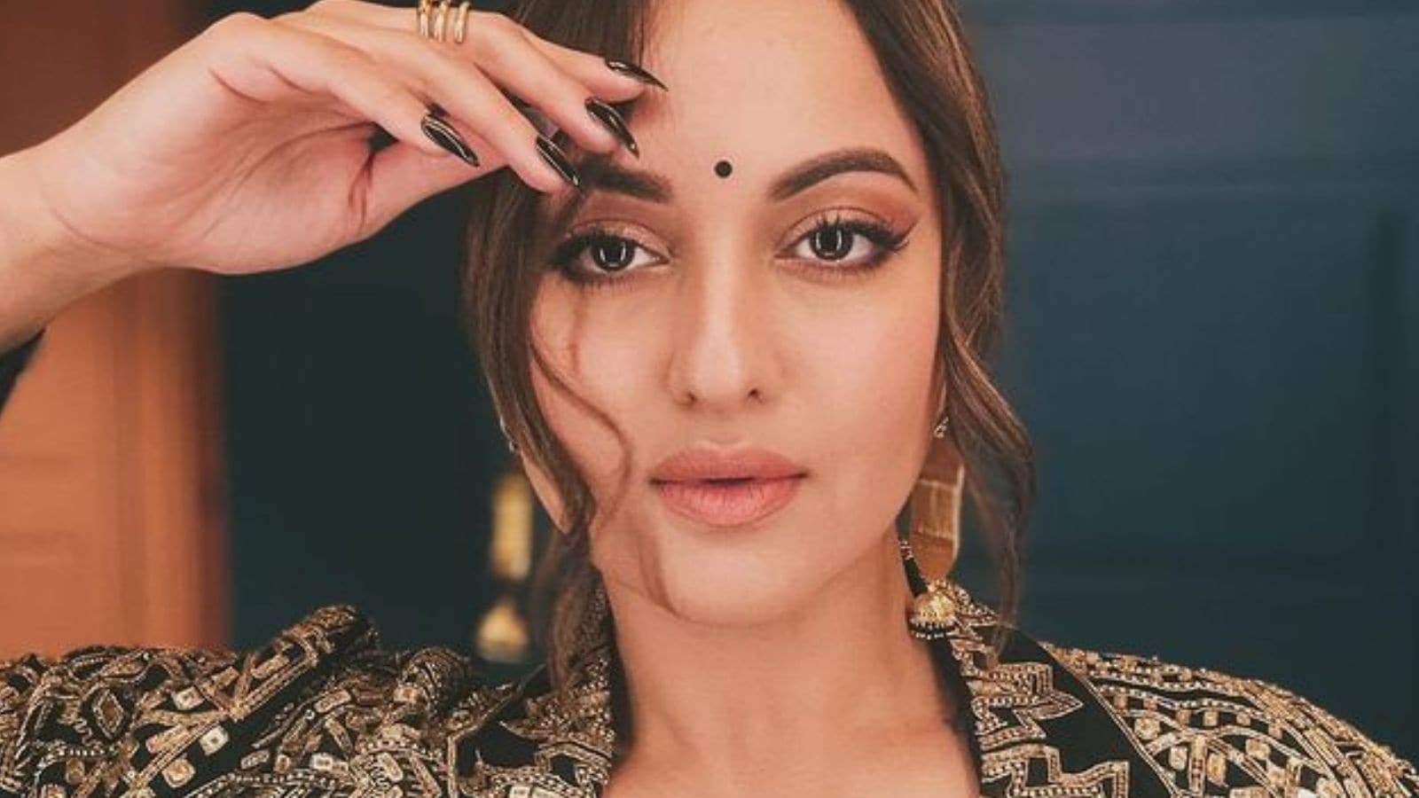 Sonakshi Sinha lists 3 ‘major red flags’ in men: How to spot them ...