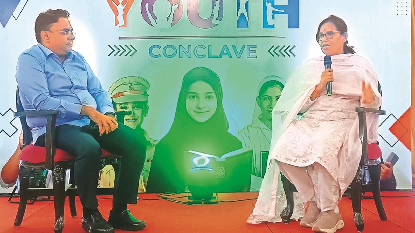 Anil Desai, Desai interacts with Young voters, Varsha Gaikwad, young minority community voters, Minority Youth Conclave, Congress, Shiv Sena, Lok Sabha elections 2024, indian express news