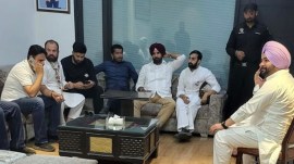 Warring, Warring tea visit controversy, INDIA bloc in Ludhiana, tea controversy, AAP Congress controversy in Ludhiana, INDIA rift in Ludhiana, Punjab Congress chief tea controversy, Ludhiana Lok Sabha Elections 2024, Punjab Lok Sabha Elections 2024, Punjab Lok Sabha Polls 2024, Ludhiana election controversy, Ashok Parashar Pappi, Amarinder Singh Warring Ludhiana, Punjab elections 2024, Congress AAP clash in Punjab, Warring visits Pappi’s home, Ashok Parashar Pappi son, Punjab election tea scandal, Warring denies support for AAP, Sushil Parashar Congress supporter, AAP-Congress conflict, Ludhiana polling, Ludhiana Lok Sabha constituency. Ludhiana Lok Sabha 2024, Warring’s tea visit controversy, Ravneet Singh Bittu on tea controversy, BJP candidate in Ludhiana, Warring Pappi meeting, Punjab election drama, Vikas Parashar Kaku