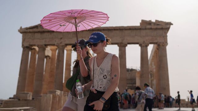 Greece: Heat forces Acropolis closure for 2nd straight day