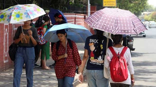 On Sunday, the maximum temperatures across many places in Uttar Pradesh, Uttarakhand, and the surroundings of Delhi were recorded over 44 degree Celsius.(Express Photo)