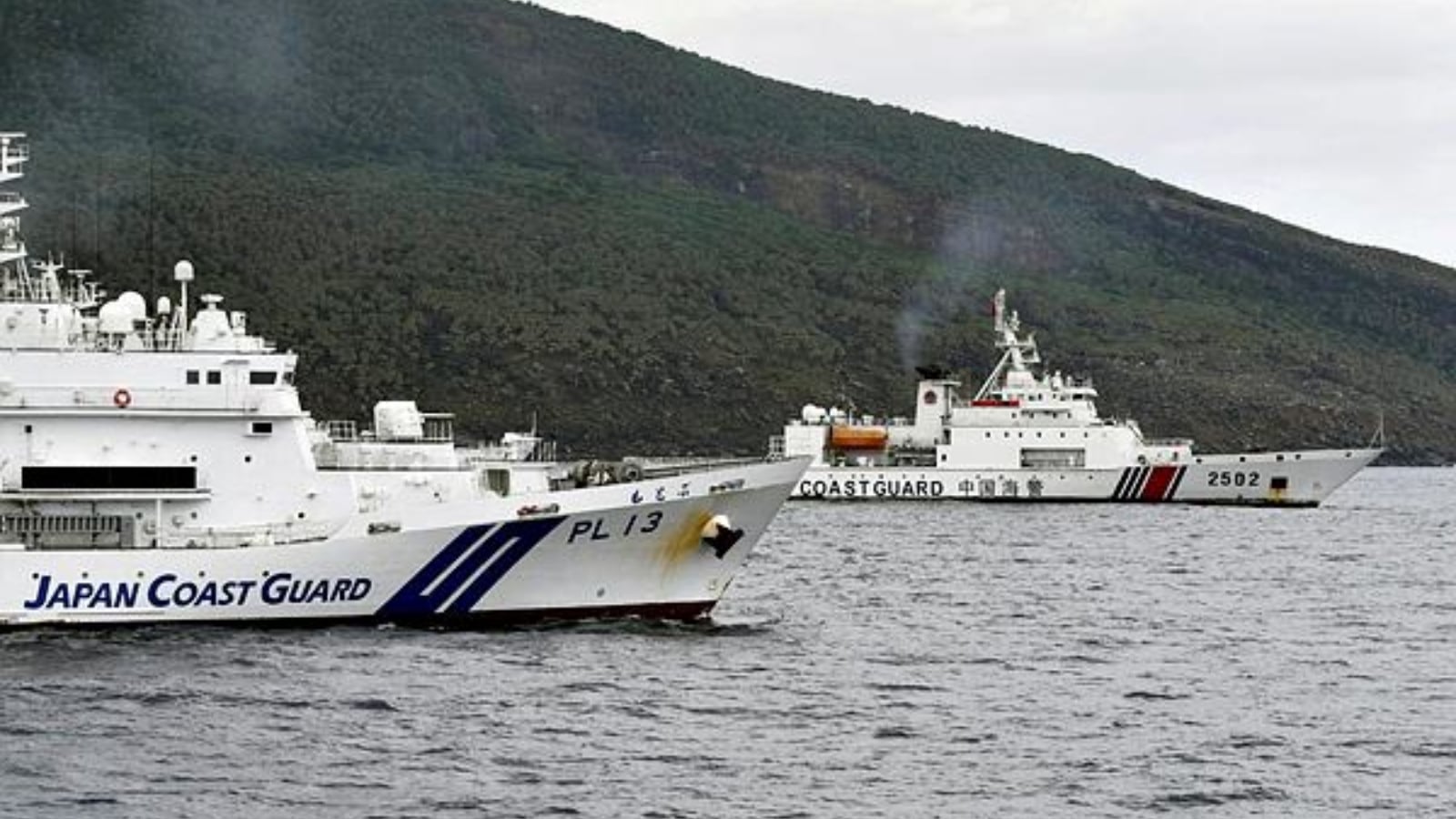 Chinese military ships conduct patrols near disputed islands, causing tension with Japan | Global News