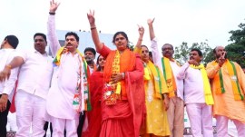 Pankaja Munde, Lok Sabha elections 2024, Beed lok sabha seat, Lok Sabha election results, Munde loses in close contest, Praniti Shinde, indian express news