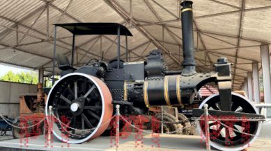 The nearly century-old steam roadroller, manufactured by John Fowler and Co in Leeds, England, was in possession of the Patna district board till about two years ago, lying decrepit in a corner of the now-razed Patna Collectorate.