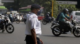 Police personnel say their health has been affected due to the extreme heat. Archive ‘It is our duty, have to do it’: No heatwave relief for traffic cops