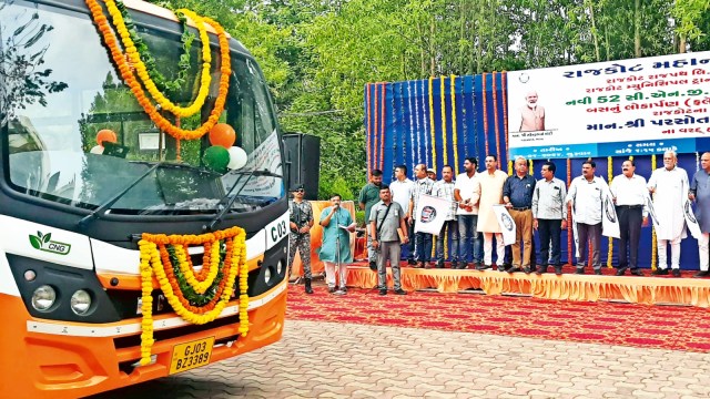 Rajkot civic body inducts 35 CNG buses in its city bus fleet, starts ...