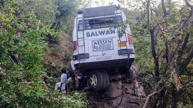 Jammu Kashmir terror attack, bus with pilgrims falls