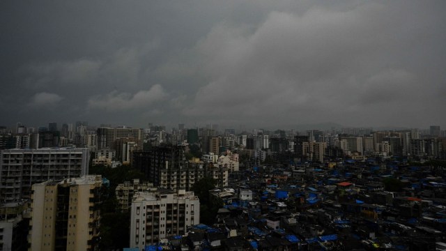 Mumbai weather at present. (Express photo by Sankhadeep Banerjee)