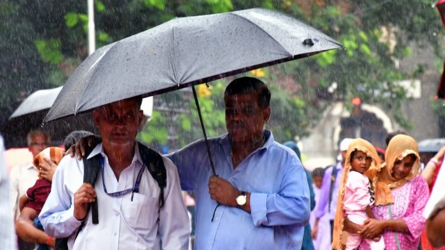 Yellow alert in Mumbai, IMD points to revival of monsoon showers from ...