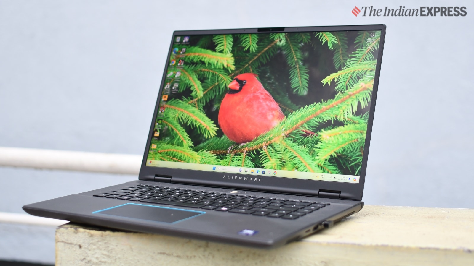Alienware m16 R2