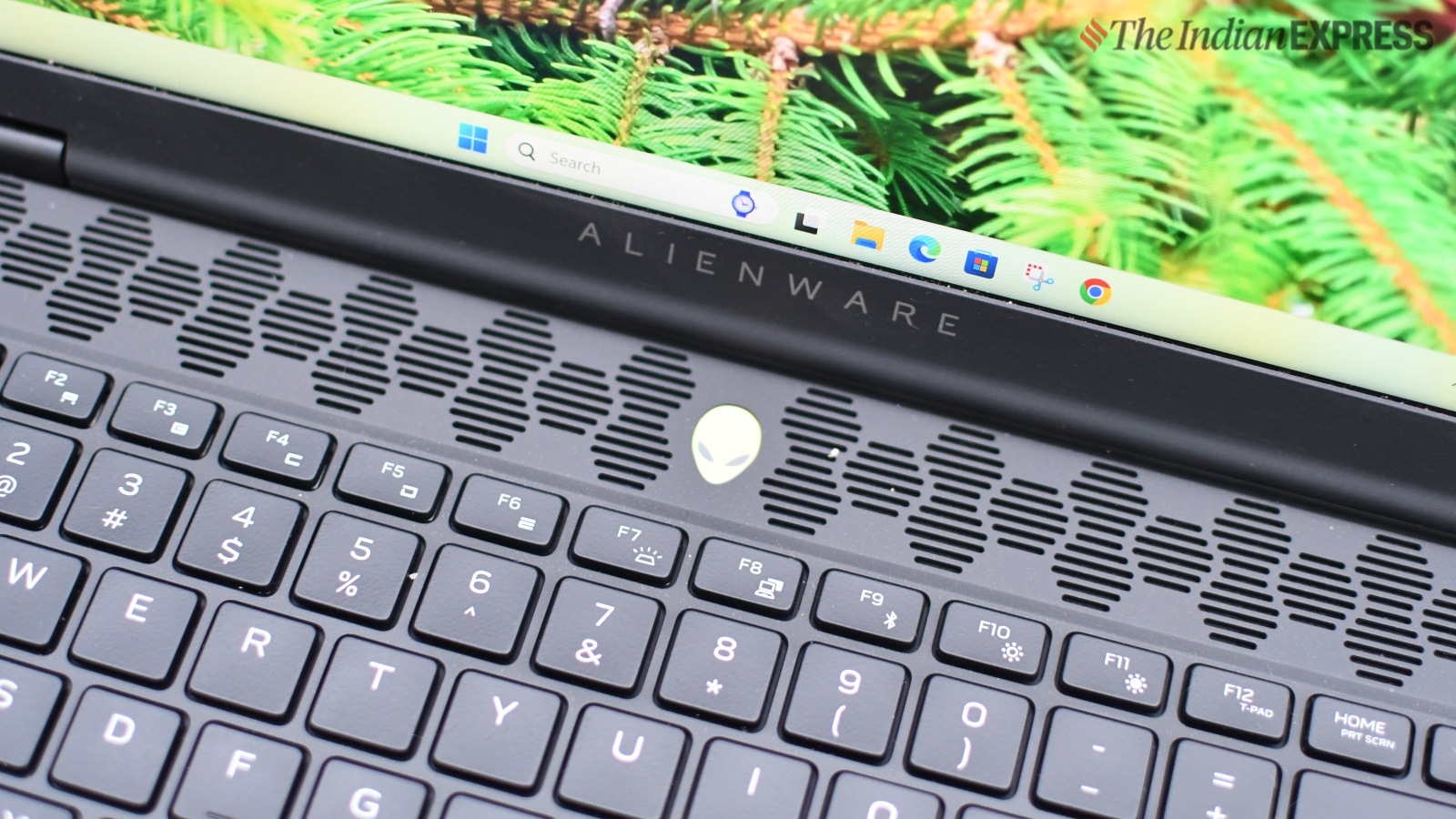 Alienware m16 R2