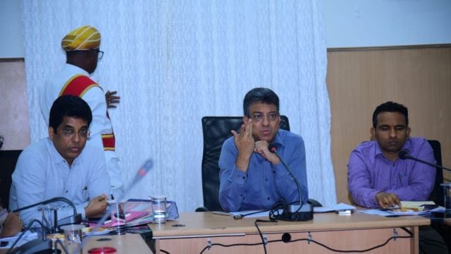 To control mosquitoes, officials have been instructed to identify and destroy larval habitats. (File Photo)