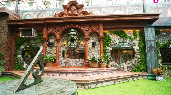 With the help of AI, huge keyholes have been created from which the outside world can be seen. The garden also has a huge water fountain, in the shape of a face with the water coming out from the mouth.