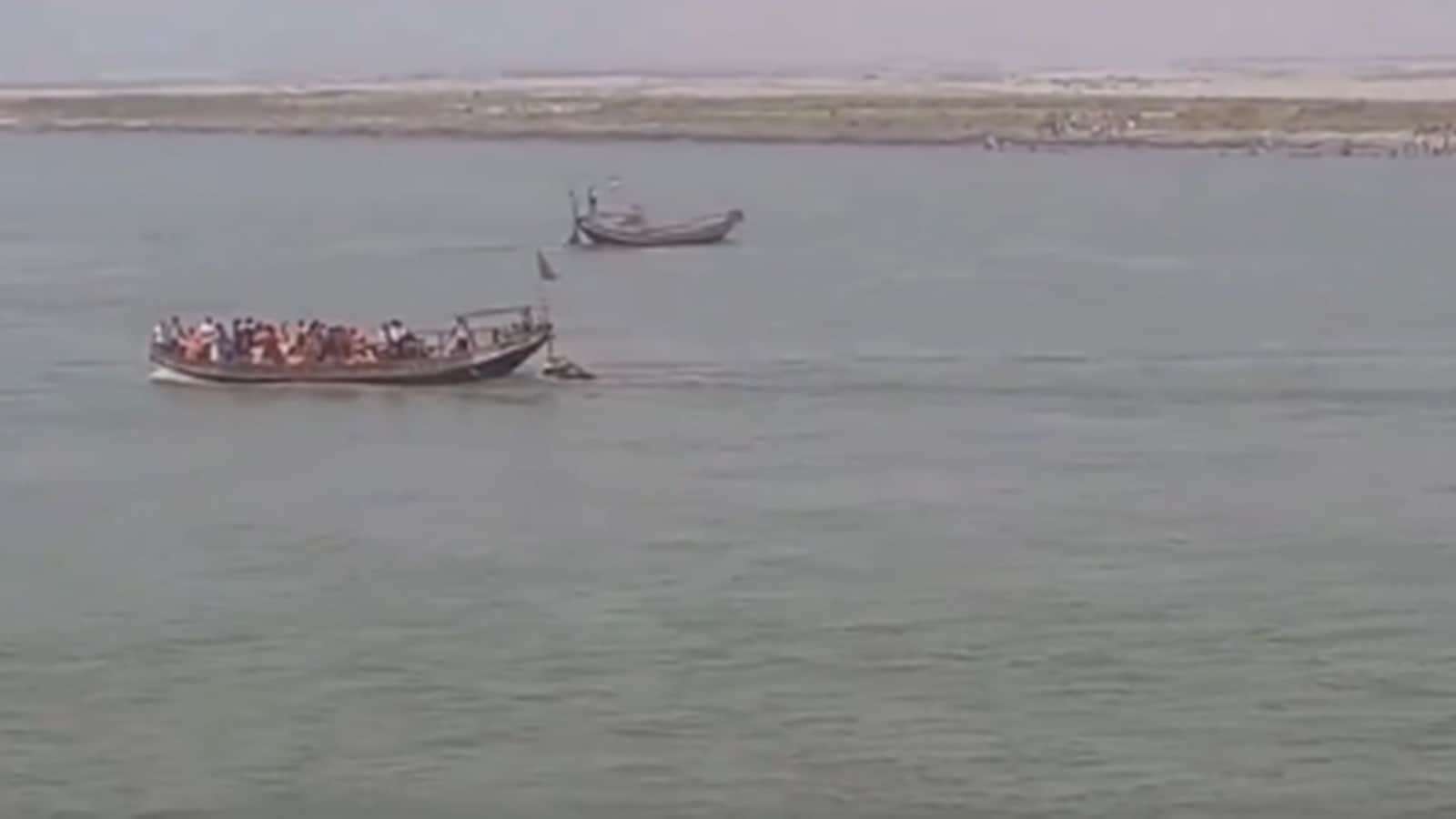 Several feared dead as boat capsizes in Bihar | Patna News - The Indian ...