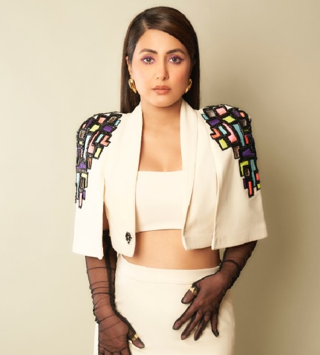 Hina Khan took to her Instagram to share that she has been battling with stage 3 breast cancer. She shared that she is doing well, and is determined to overcome the disease. In these trying times, she asked for privacy. Fans and friends from the industry poured her with love and blessings.