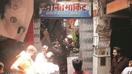 Chandni Chowk market fire, Bhagirath Palace blaze, Chandni Chowk fire, New Delhi fire, delhi fire incidents, Nai Sadak, Chandni Chowk shop owners, delhi fire tender, delhi firefighters, delhi fire news