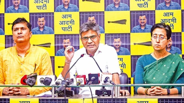 dehi councillors’ meeting, AAP, Aam Admi Party, Arvind Kejriwal, AAP leaders, Saurabh Bharadwaj, Sandeep Pathak, Atishi, indian express news