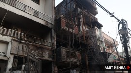 delhi vivek vihar fire