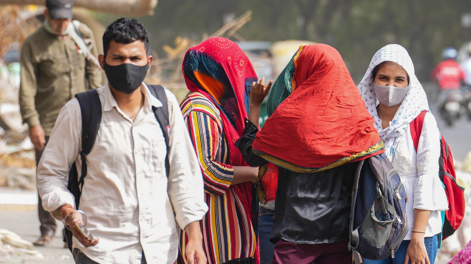 Health ministry issues heatwave advisory: Report cases of illnesses and deaths daily