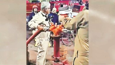 Delhi fire, delhi fire hydrant, Chandni Chowk fire hydrants, PWD new plan, Delhi Fire Services, Firefighting infrastructure, delhi Firefighting infrastructure, chandni chowk busy markets, indian express news
