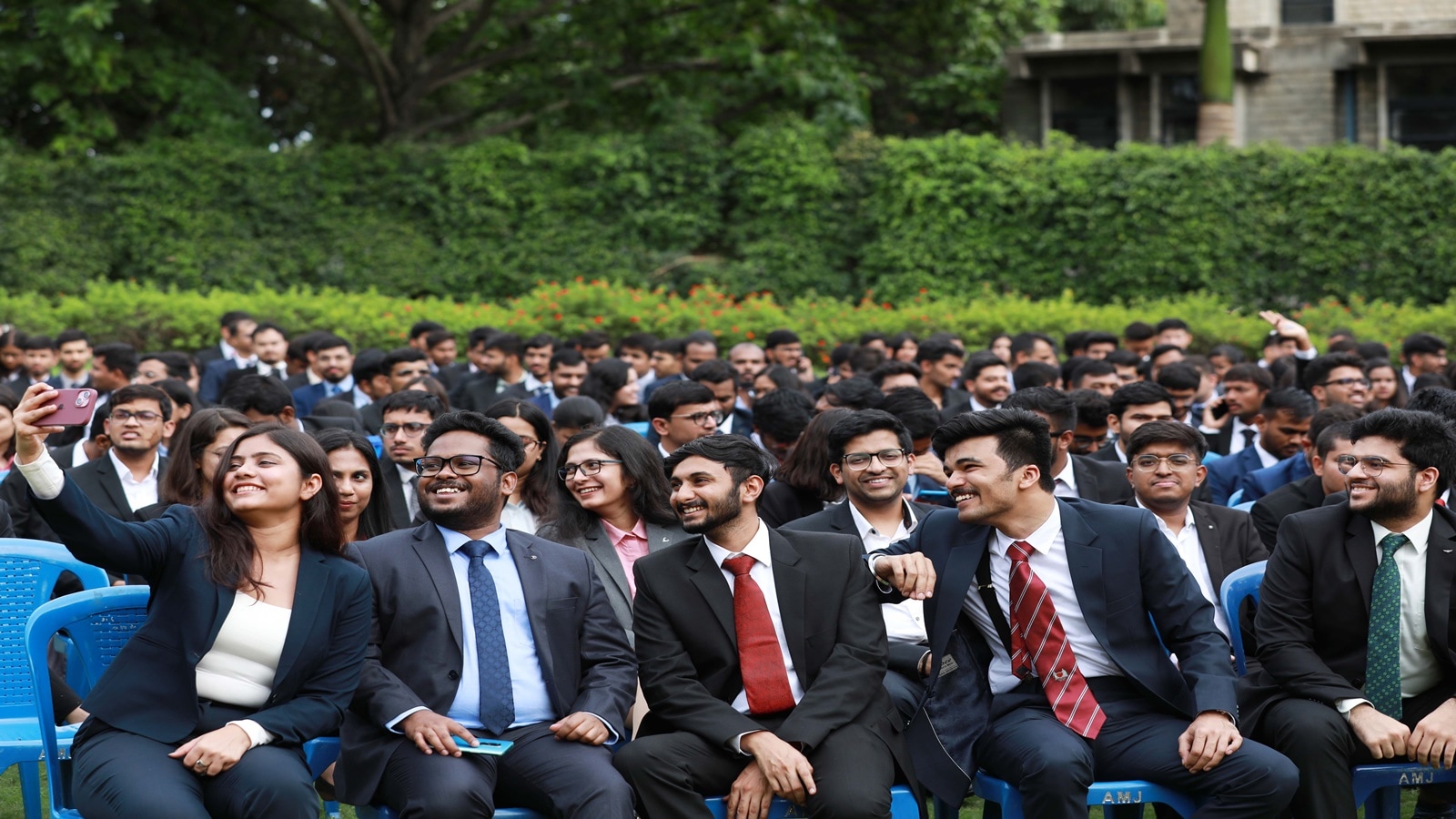 40% Women In IIM-Bangalore’s PGP Batch, Engineers Continue To Dominate ...