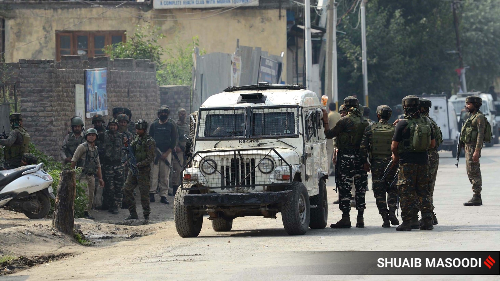 Militants open fire at police in Poonch, massive search operation ...