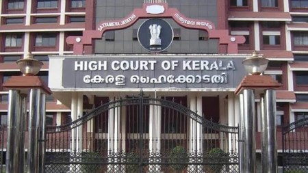 Kerala HC grants bail to 17 accused PFI members in RSS leader murder case
