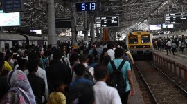 Mumbai suburban trains deaths