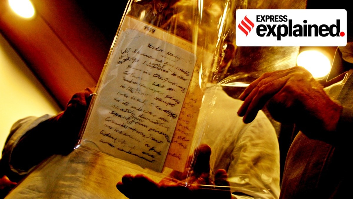 Bought by the Indian government from an auction in London, one of the last letters written by Mahatma Gandhi was handed over to the Nehru Memorial Museum and Library by ICCR chief Dr Karan Singh.