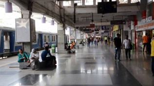 Pune railway station expansion platforms