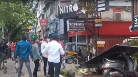 Members of a right-wing group vandalising a pub in Pune. (Video screengrab/ Express)