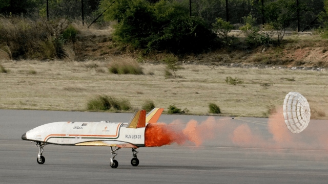 The third and final test in the series of Landing Experiment (LEX-03) was conducted at 07:10 1ST at the Aeronautical Test Range (ATR) in Chitradurga, Karnataka. (photo: X/ISRO)