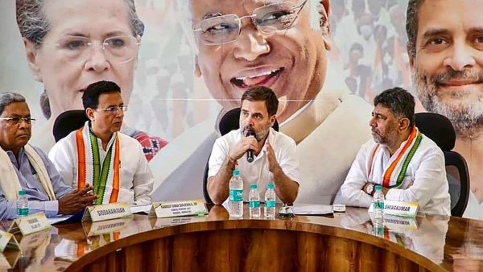 Rahul Gandhi reviews Congress performance in Karnataka in Lok Sabha ...