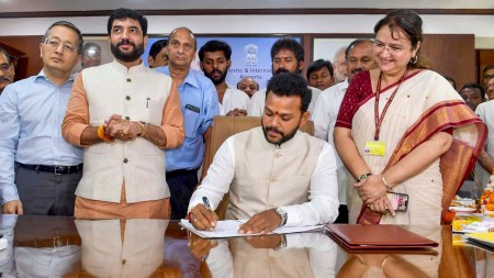 kolkata airport, flights, civil aviation, minister