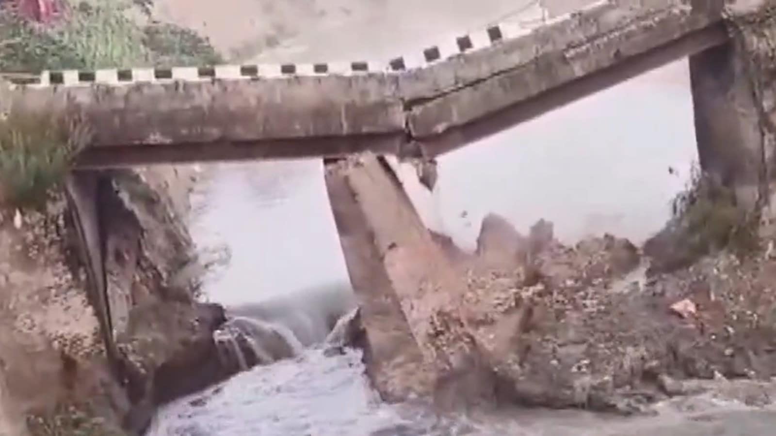 Days After Bridge Collapse In Araria Another Bridge Crumbles In