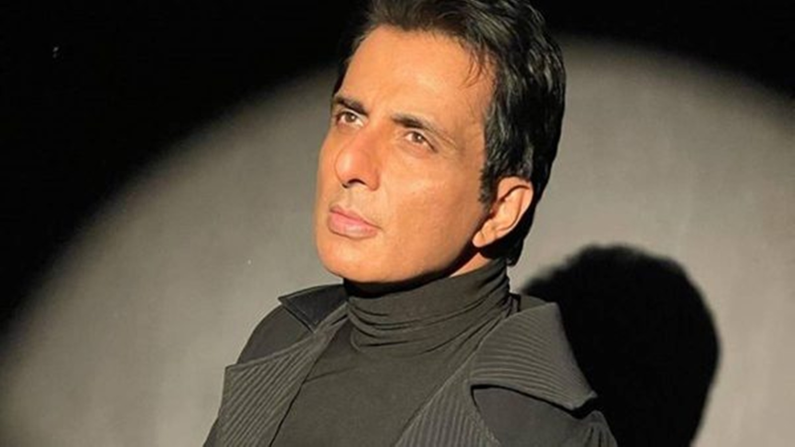Sonu Rcon Sonu Sood sets massive fitness goals as he crushes pull-ups: ‘My day ...