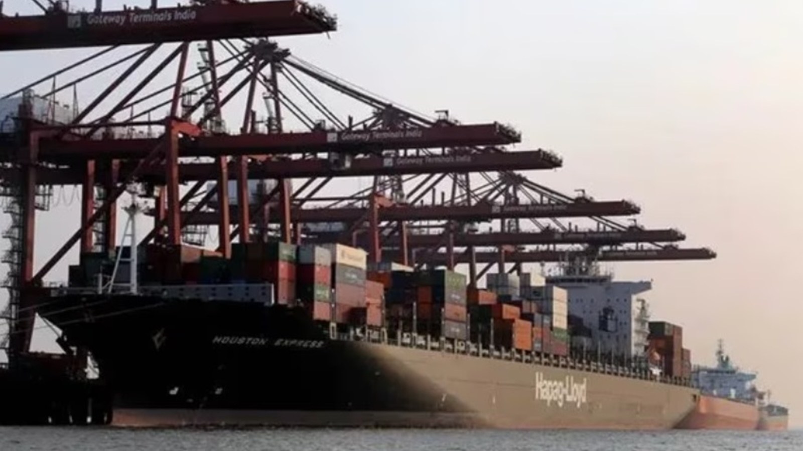 ‘US tariffs on China causing container shortages’