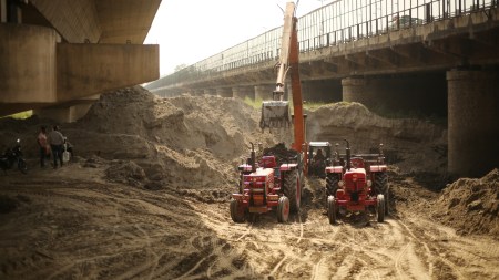 Building new bunds, clearing silt and debris: How Delhi is making Yamuna banks monsoon ready