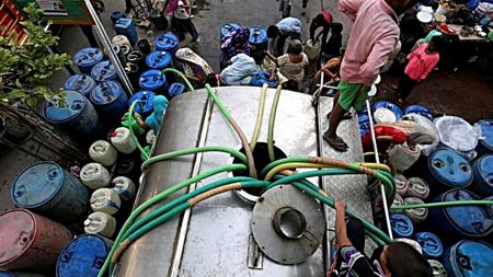 With just 20.39% water in dams, 4,011 tankers deployed in Maharashtra