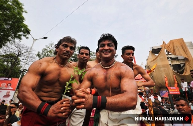 Ahmedabad, Gujarat, Lord Jagannath, Rath Yatra, devotees, security, chariots, Khalashi community, tradition, Ashadhi Beej, Hindu, temple, Jamalpur area, peaceful procession, Union Home Minister, Amit Shah, Gujarat Chief Minister, Bhupendra Patel, pahind vidhi, golden broom, medical emergencies, ambulances, GVK Emergency Management and Research Institute, 108 ambulance service, medical teams, government-run hospitals, CM Dashboard, Chief Minister's Office, security personnel, balloon-mounted cameras, traffic management, body-worn cameras, drones, surveillance cameras, CCTV cameras, decorated elephants, tableaux, akhadas (local gymnasiums), bhajan mandlis, T20 World Cup, renewable energy, Surat