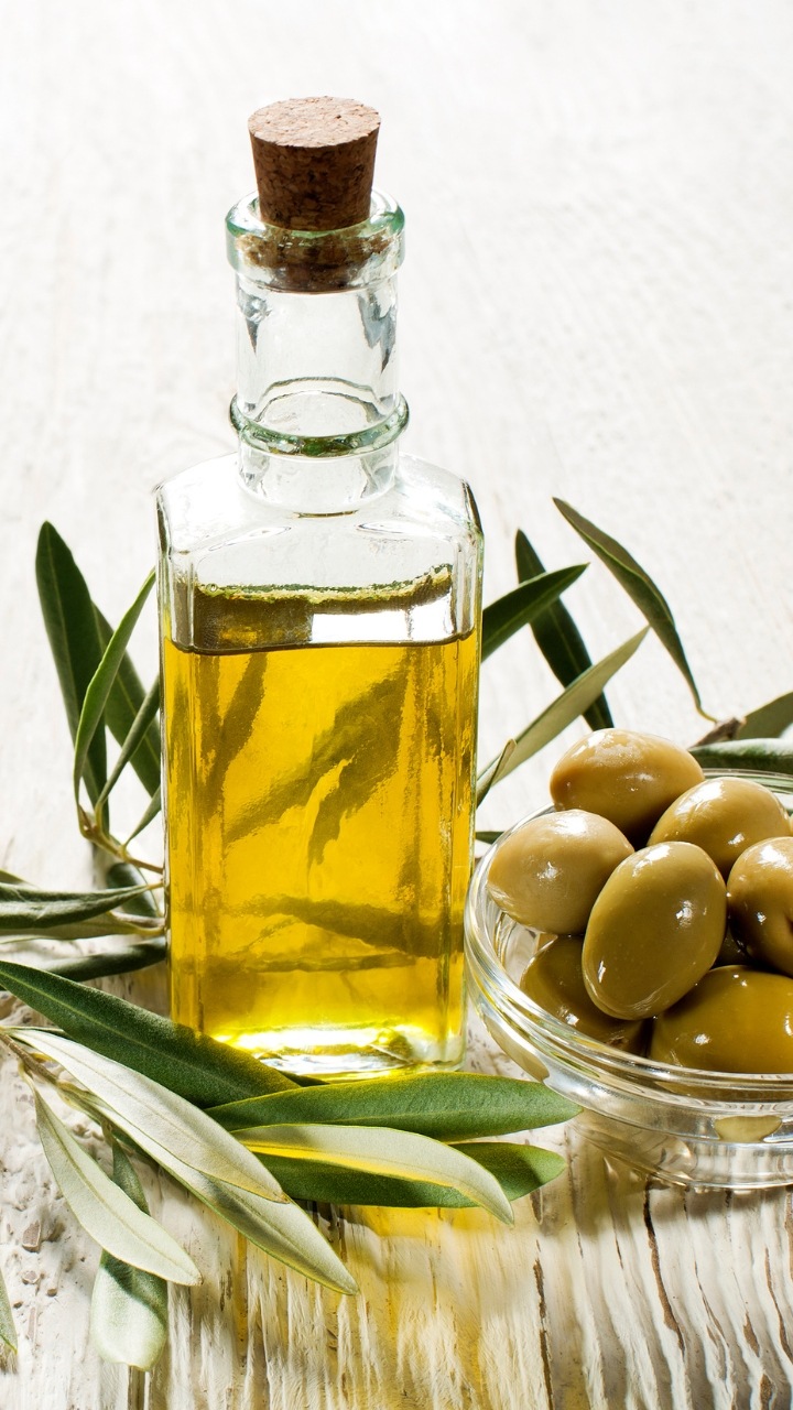 How olive oil and lemon juice can improve digestion and skin health