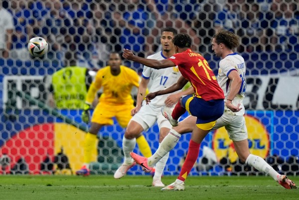 Euro 2024: Lamine Yamal goal vs France