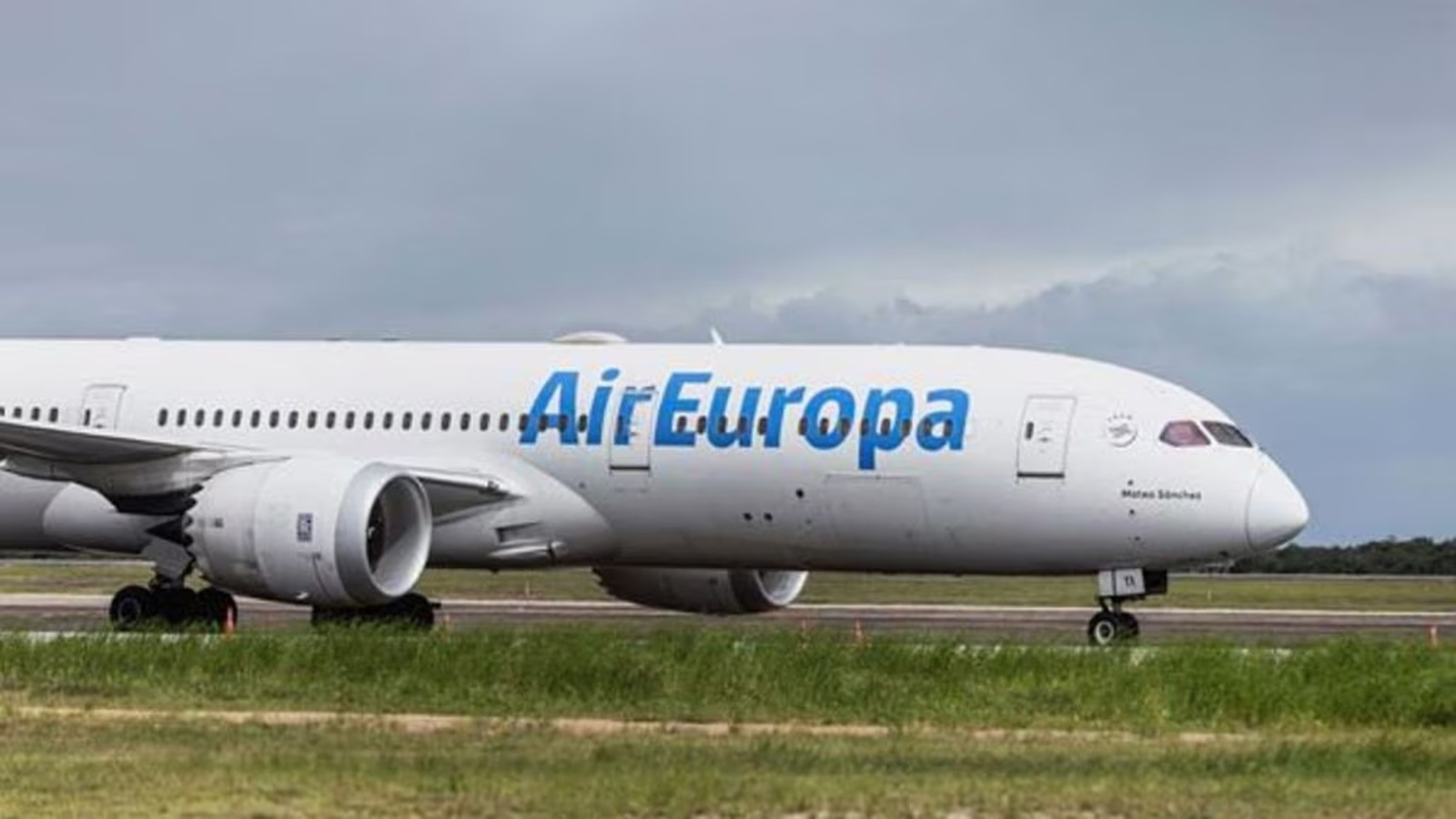 Passengers from diverted Air Europa flight recount turbulence ordeal | World News