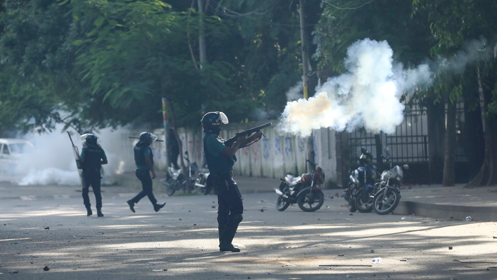 Bangladesh Protests Live Updates: 19 dead as student-police clashes rage ...