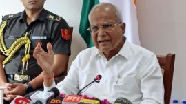 Banwarilal Purohit addressing the media at Punjab Raj Bhawan in Chandigarh on Friday. (Express photo Kamleshwar Singh)