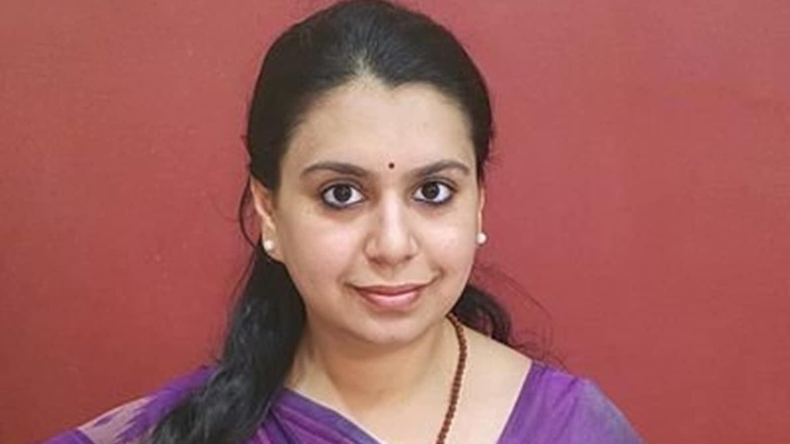 IAS officer Divya Mittal whose rejig sparked row now posted as Deoria ...