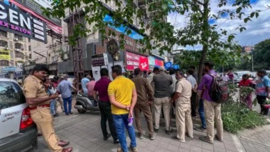 In his letter to the deputy chief ministers, the Bhiwandi East MLA stated that despite the matter being sub judice, extreme right-wing associations took the law into their own hands.