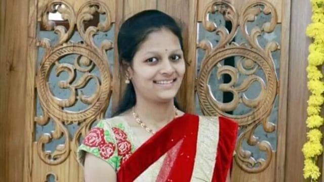 On April 18, Neha Hiremath, 23, the daughter of Hubballi Dharwad Municipal Corporation (HDMC) corporator Niranjan Hiremath, was stabbed by Khondunaik, her former classmate, on the campus of the KLE Technological University.