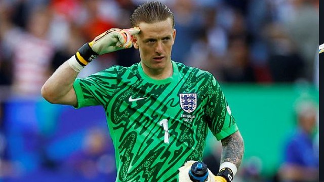 Why England goalkeeper Jordan Pickford kept looking at his waterbottle ...