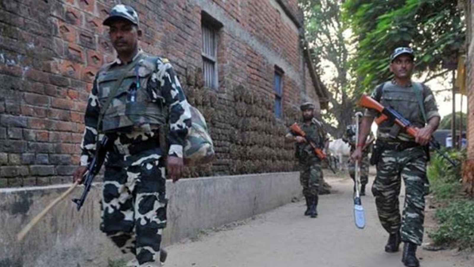 12 Naxals Killed In Encounter With Police On Maharashtra-Chhattisgarh ...